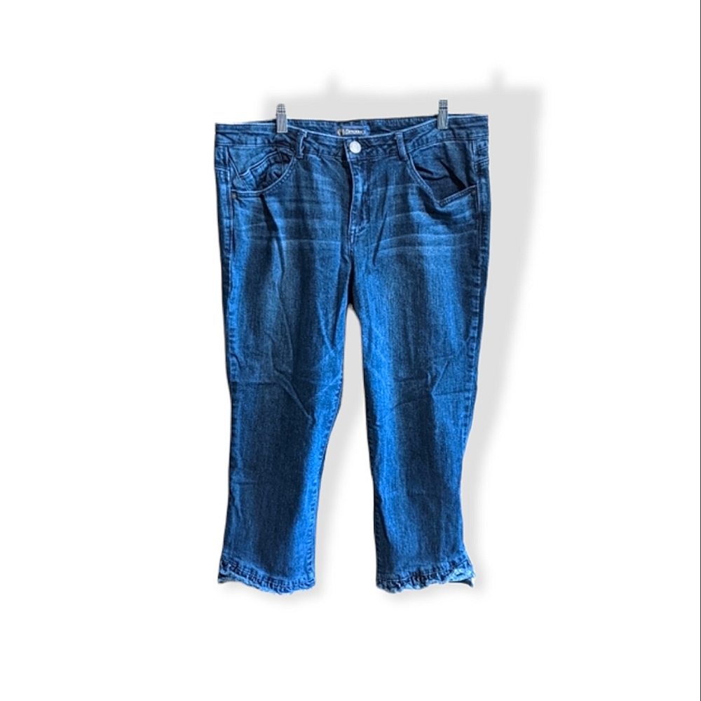 Democracy Flex-ellent Front Ruffle Hem Cotton Spandex Blend Ankle Jeans.